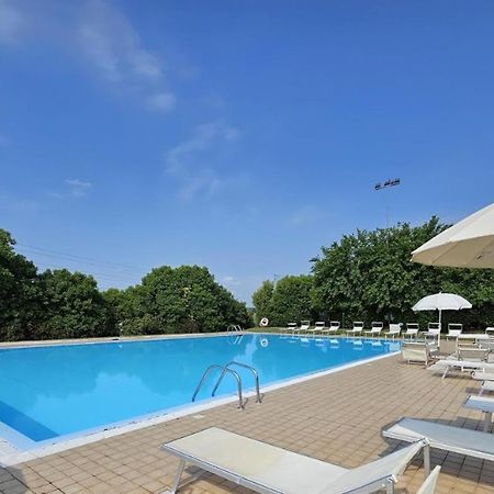 Wendy Apartment- Twobedroom & Pool & Parkprivatefree & Sports 代森扎诺-德尔加达 外观 照片