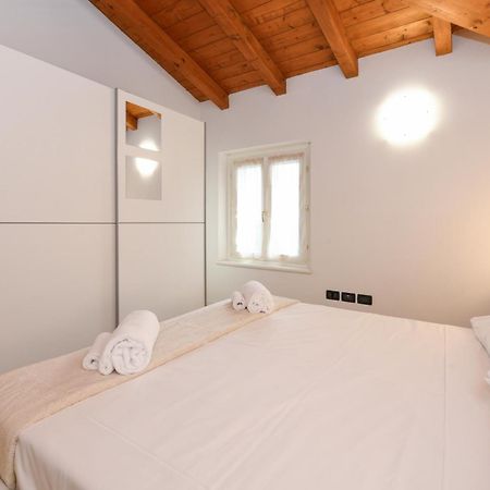 Wendy Apartment- Twobedroom & Pool & Parkprivatefree & Sports 代森扎诺-德尔加达 外观 照片