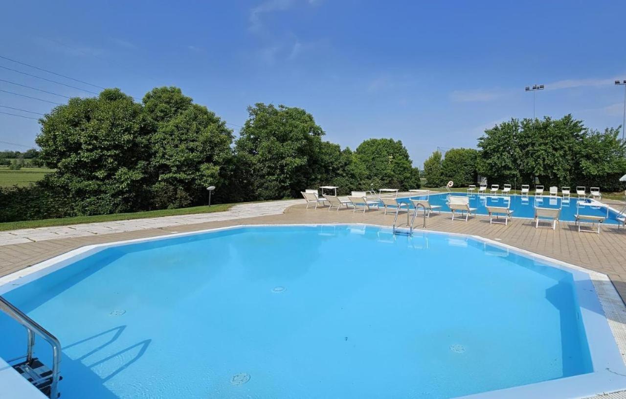 Wendy Apartment- Twobedroom & Pool & Parkprivatefree & Sports 代森扎诺-德尔加达 外观 照片